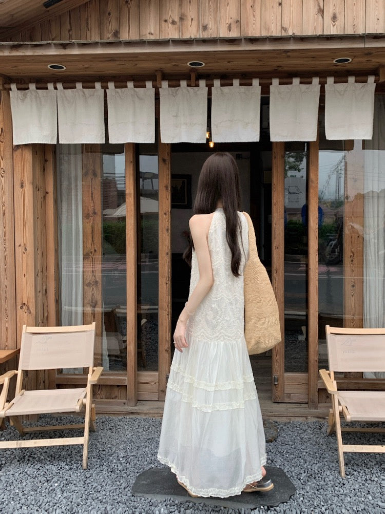 NENE> 木耳邊刺繡掛脖連衣裙 2338#
