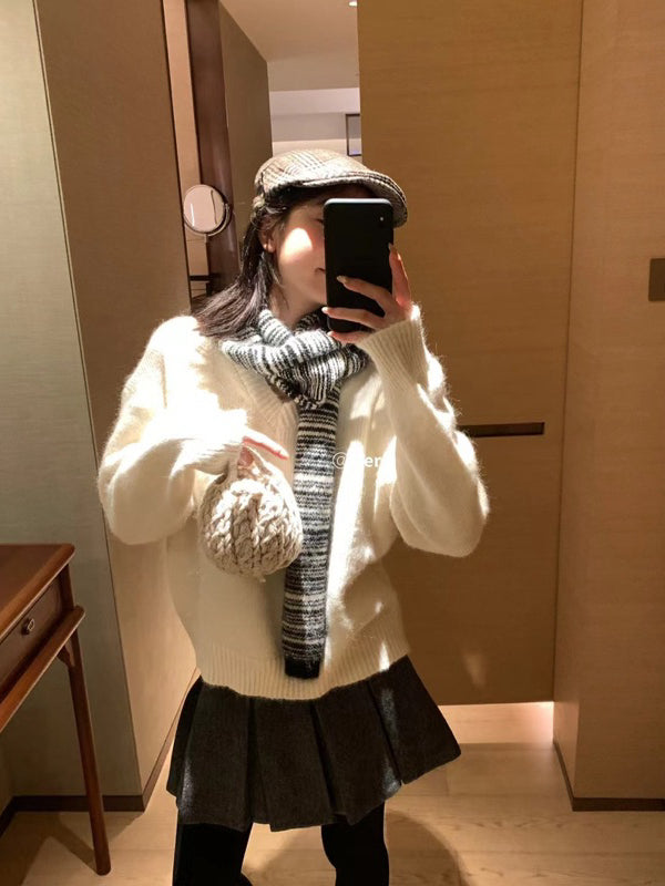 HERS> 帶圍巾黑白毛衣 10556#