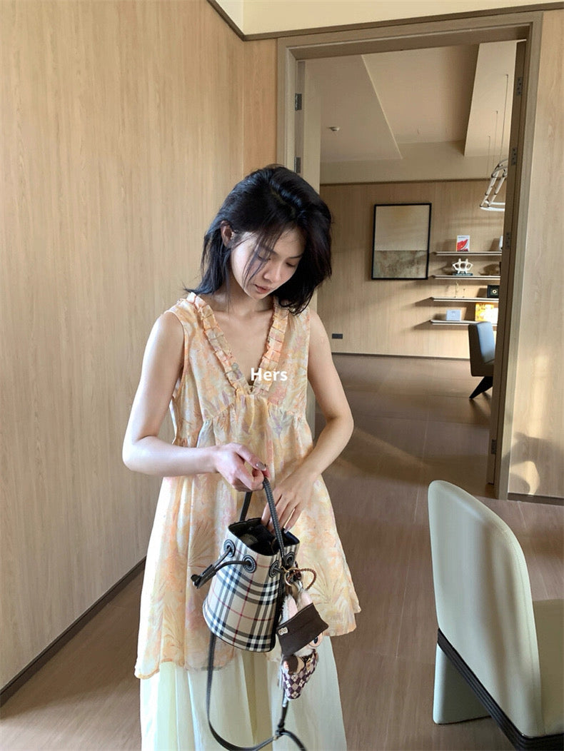 HERS> 復古花紋深V衫 21012#