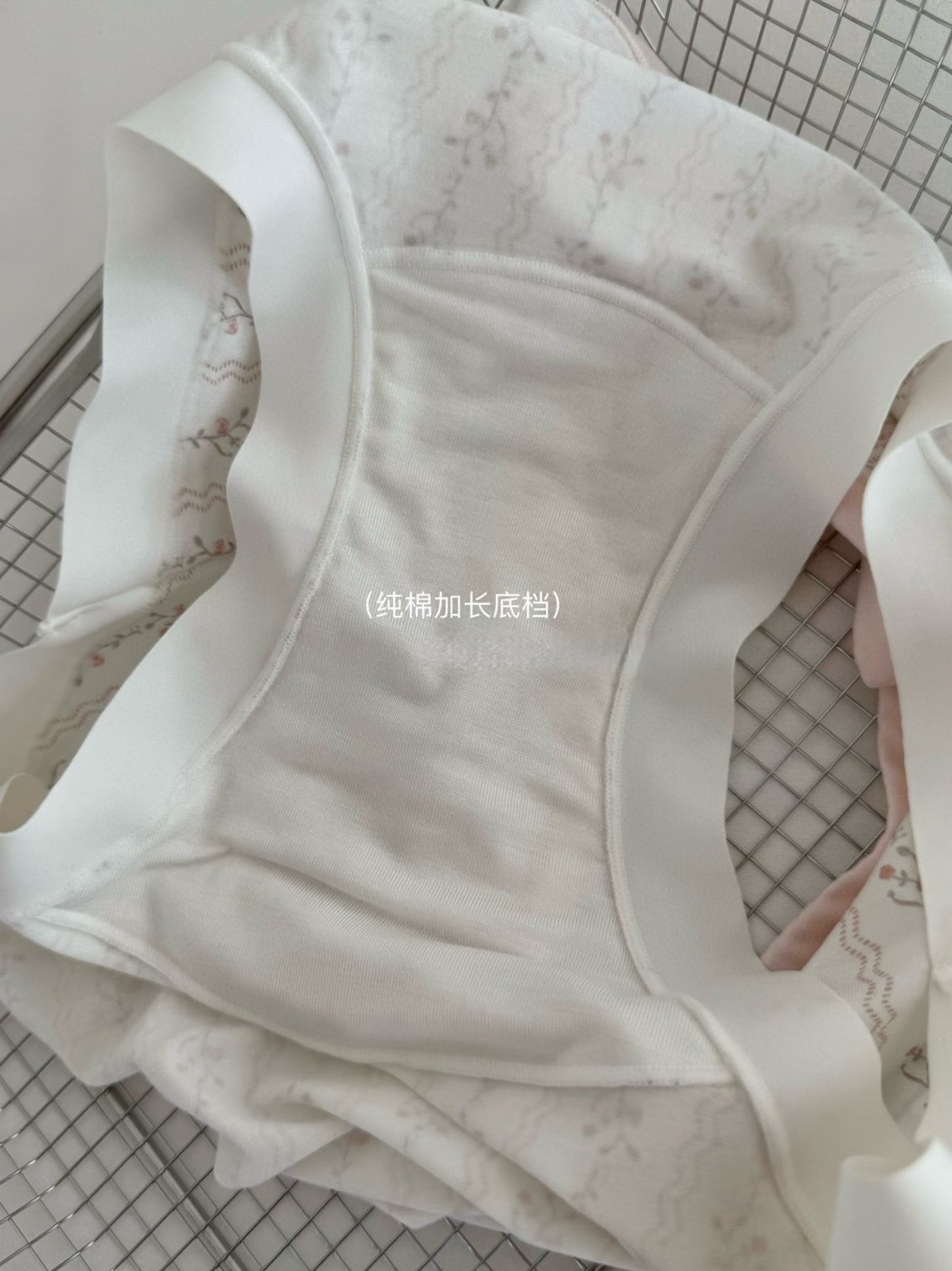 METWO - 奶油色系碎花內褲 241#