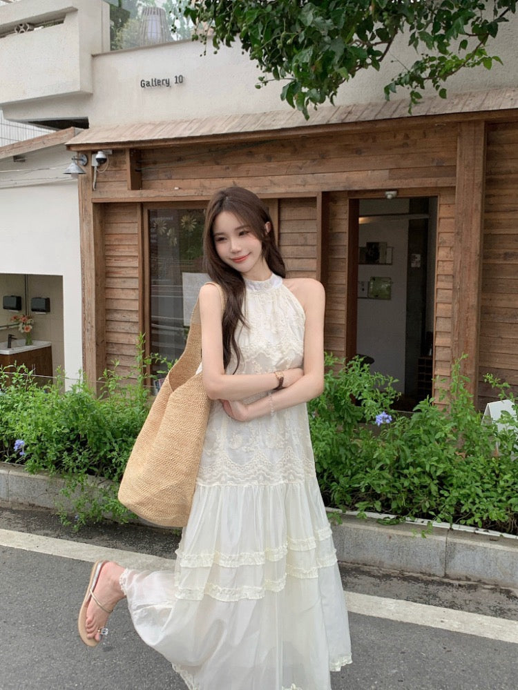 NENE> 木耳邊刺繡掛脖連衣裙 2338#