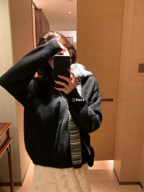 HERS> 帶圍巾黑白毛衣 10556#