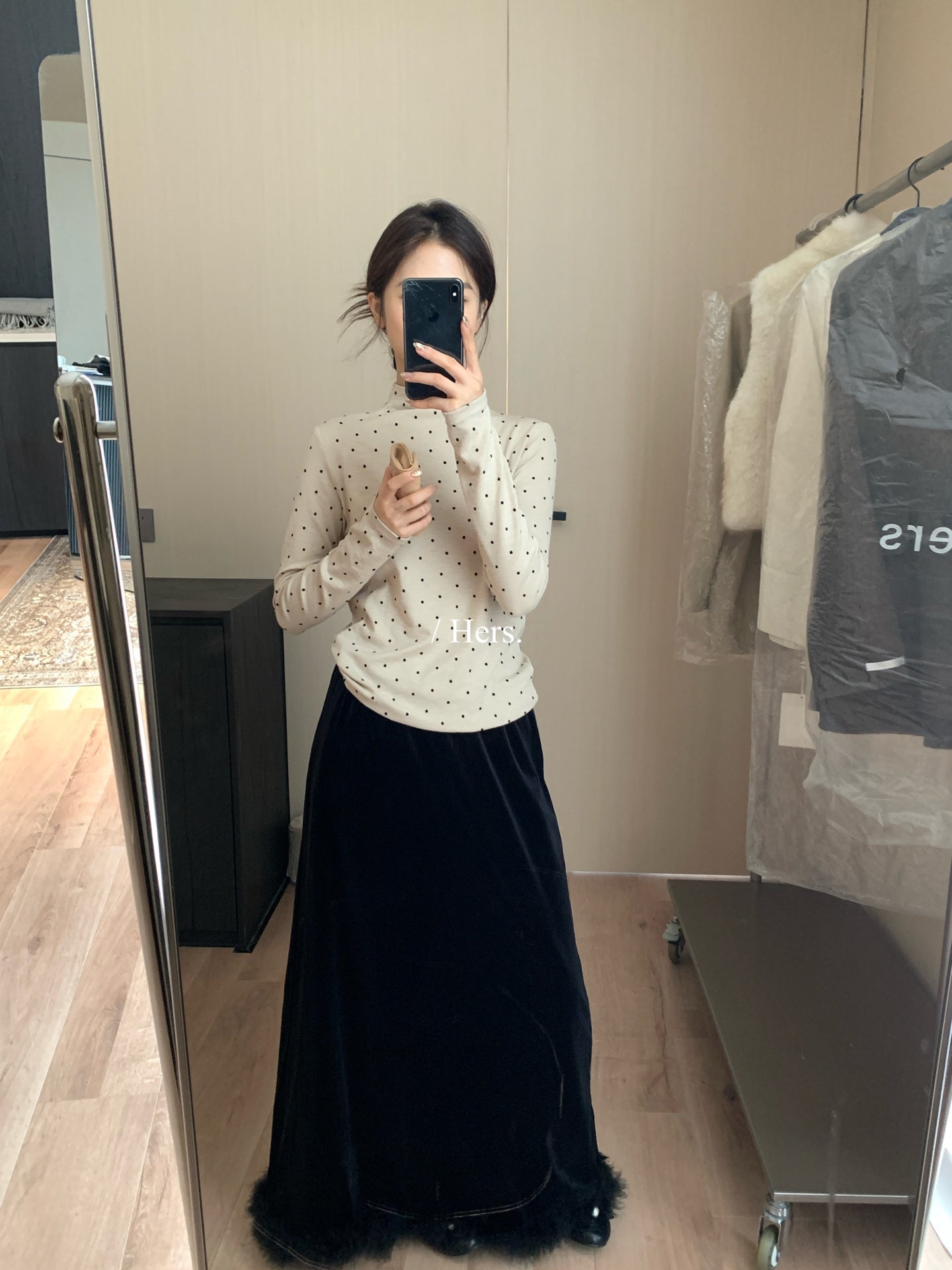 HERS - 波點微領打底衫  92547#