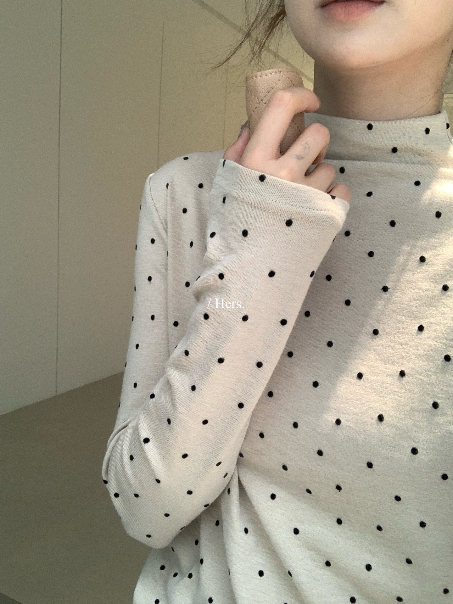 HERS - 波點微領打底衫  92547#