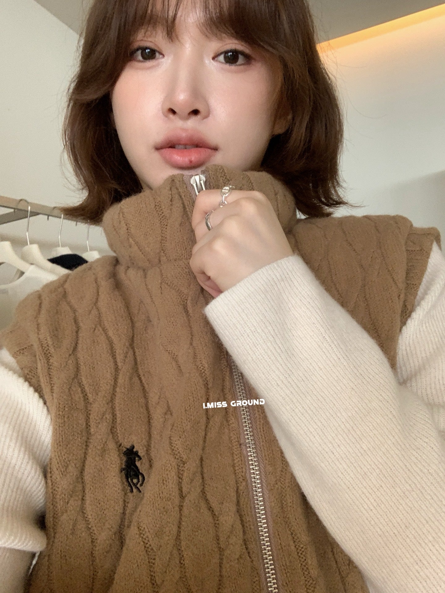 I miss - 麻花羽絨刺繡馬甲&毛線帽+圍巾  684#