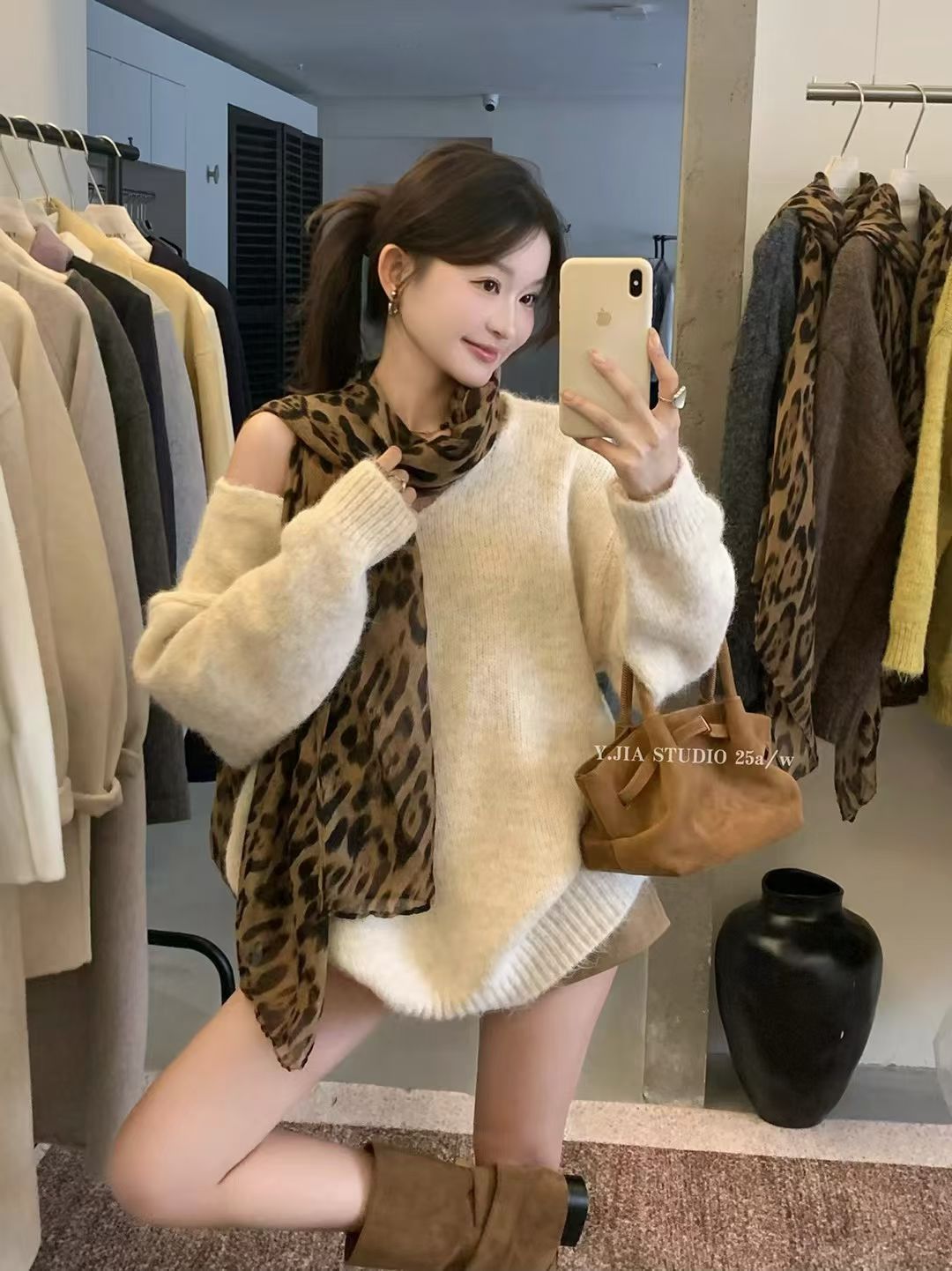 YJ - 帶絲巾大版毛衣  972#