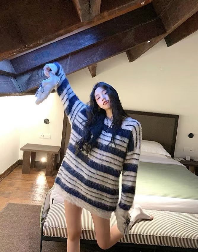 YJNENE - 長版條紋毛衣  953#