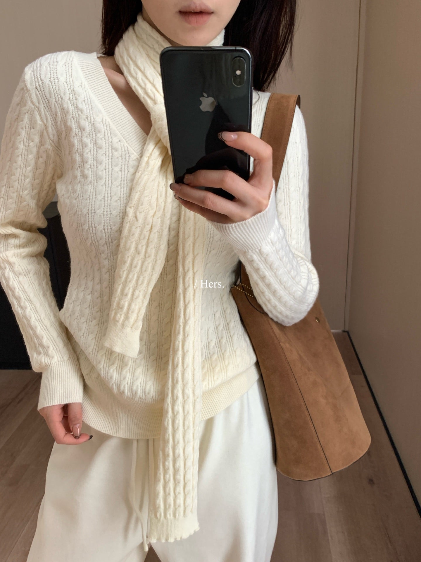 seeUbye - 帶圍巾V領針織  92810#