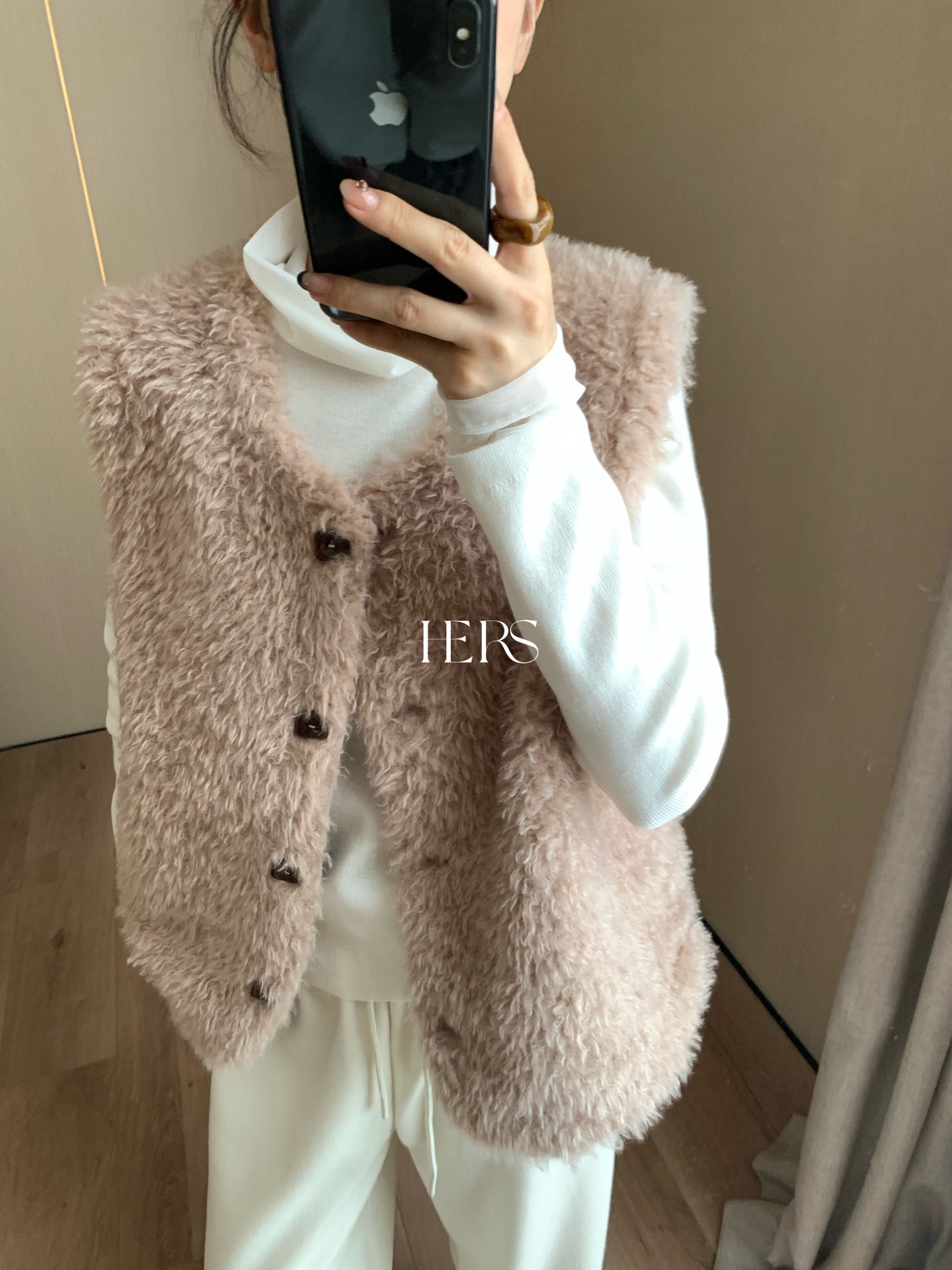 seeUbye - 木扣毛毛馬甲  92655#