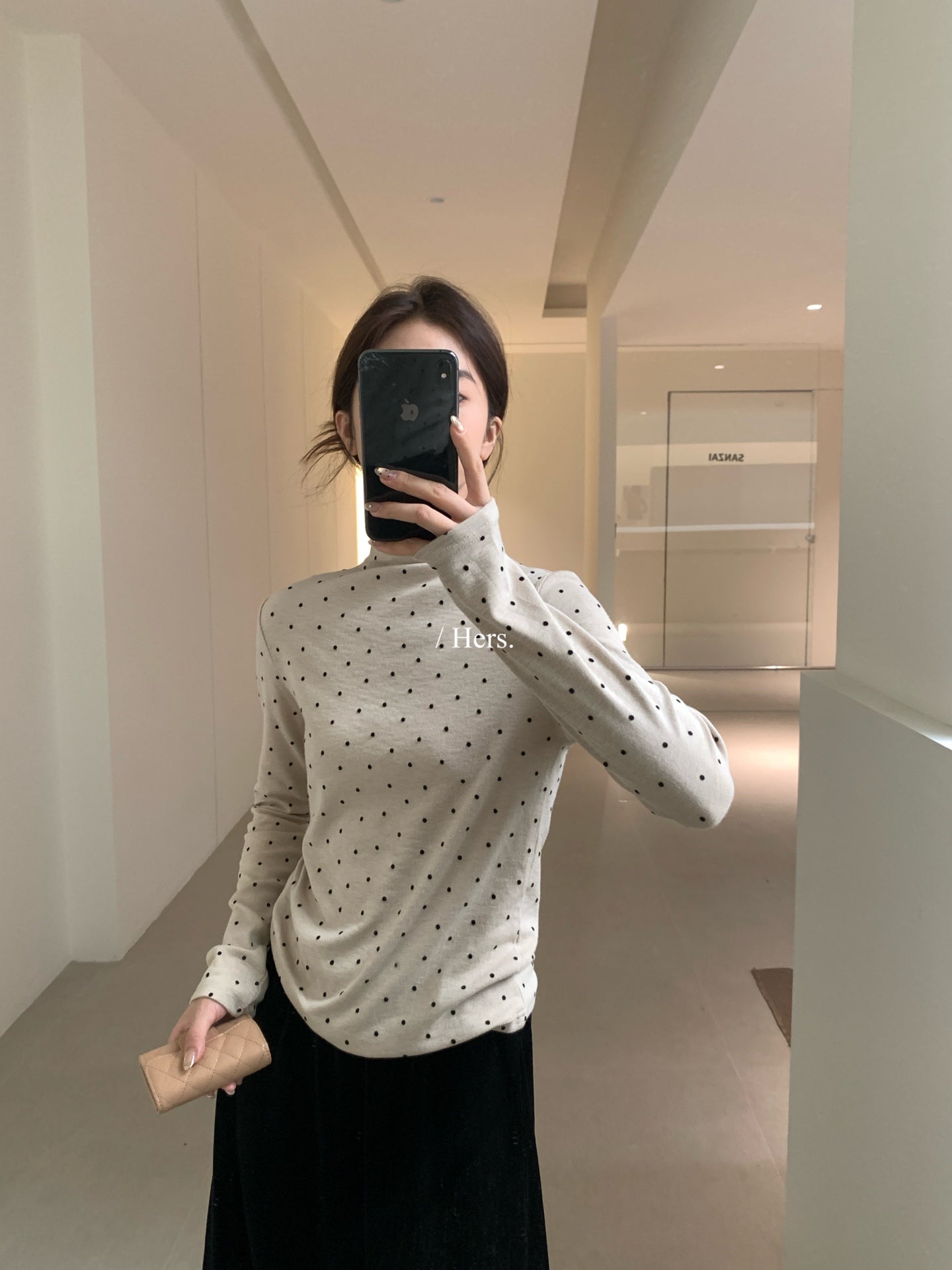 HERS - 波點微領打底衫  92547#