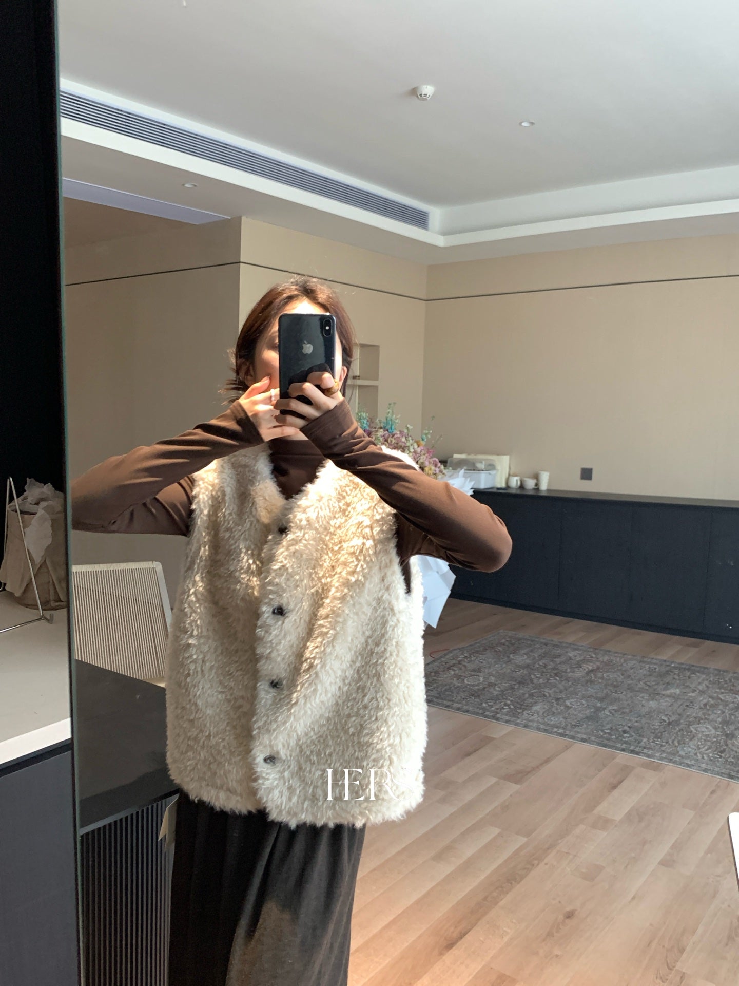 seeUbye - 木扣毛毛馬甲  92655#