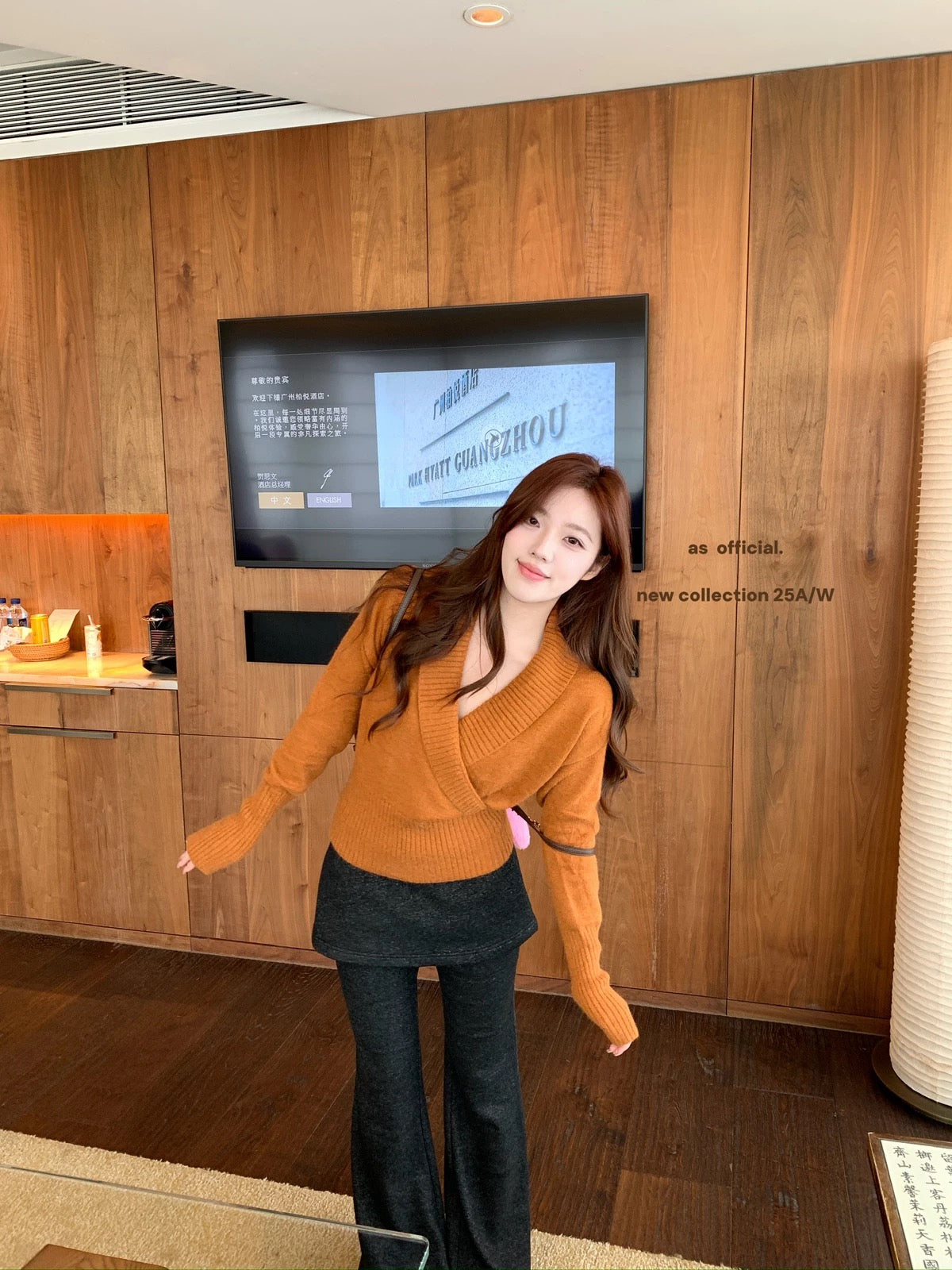 YJNN - V領縮腰毛衣  299#