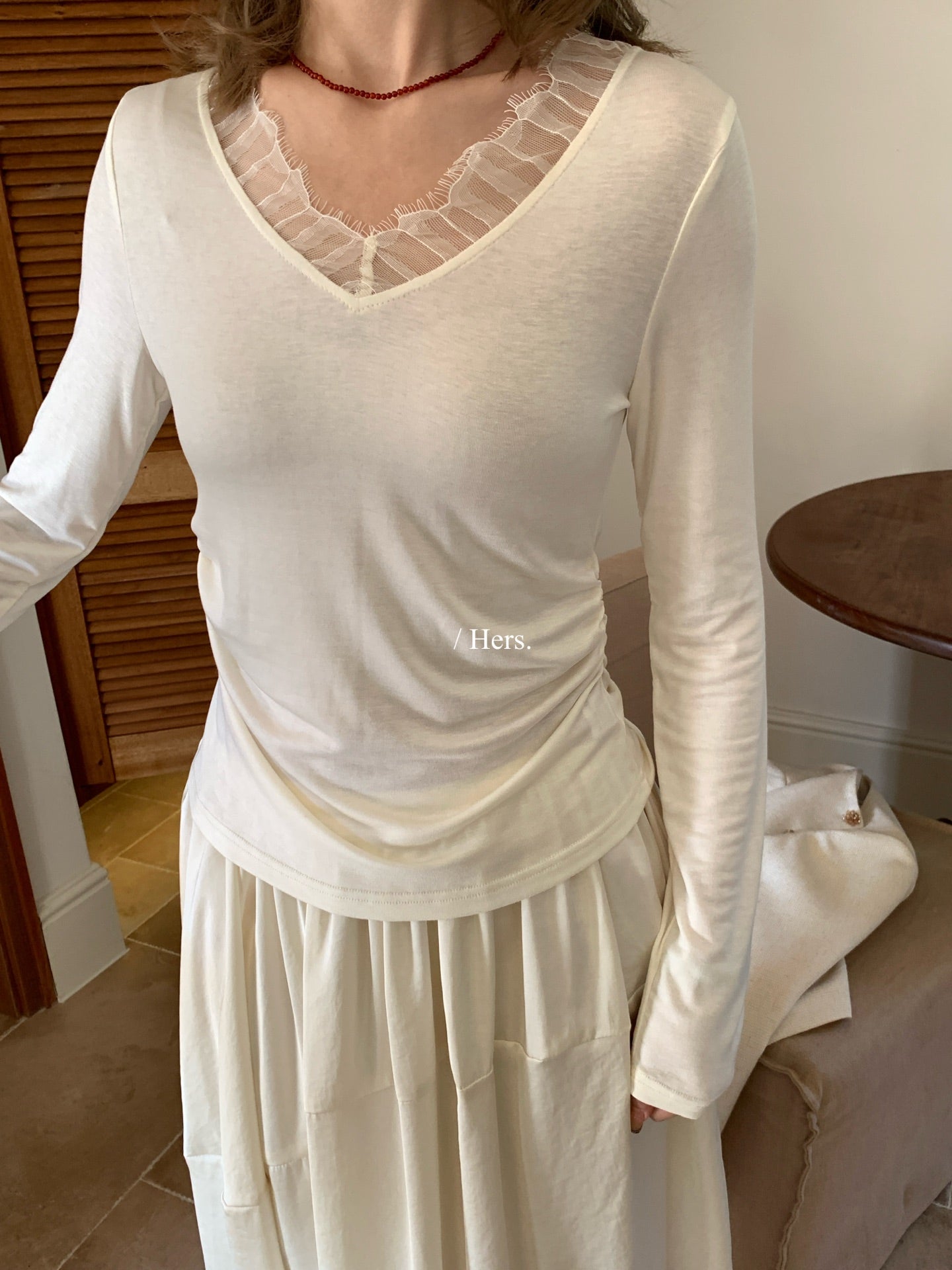 Hers - V領蕾絲打底衫  80107#