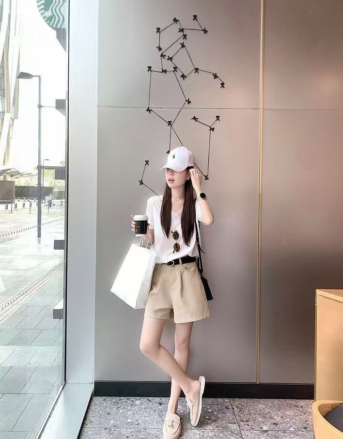 YJ - 蕾絲V領寬鬆短T   9027#