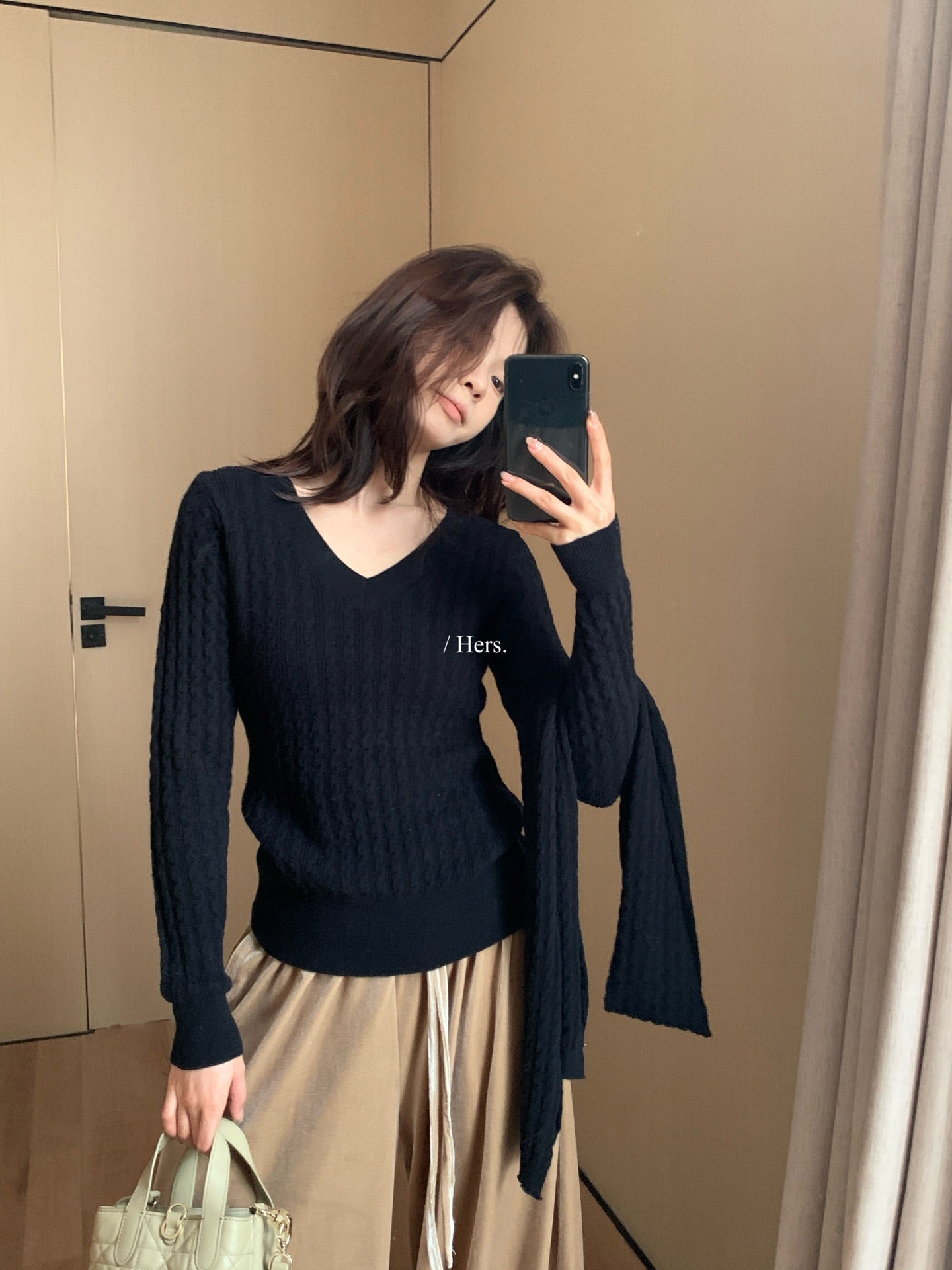 seeUbye - 帶圍巾V領針織  92810#