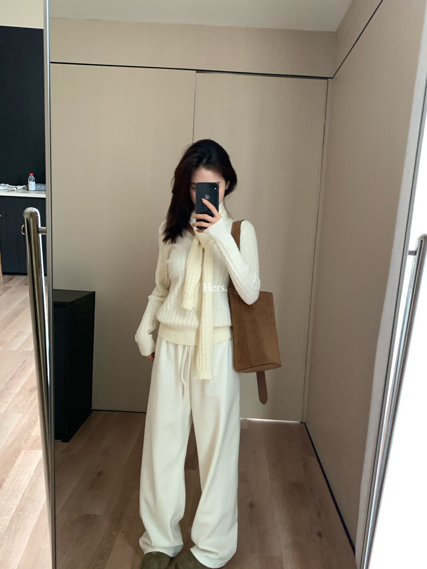 seeUbye - 帶圍巾V領針織  92810#