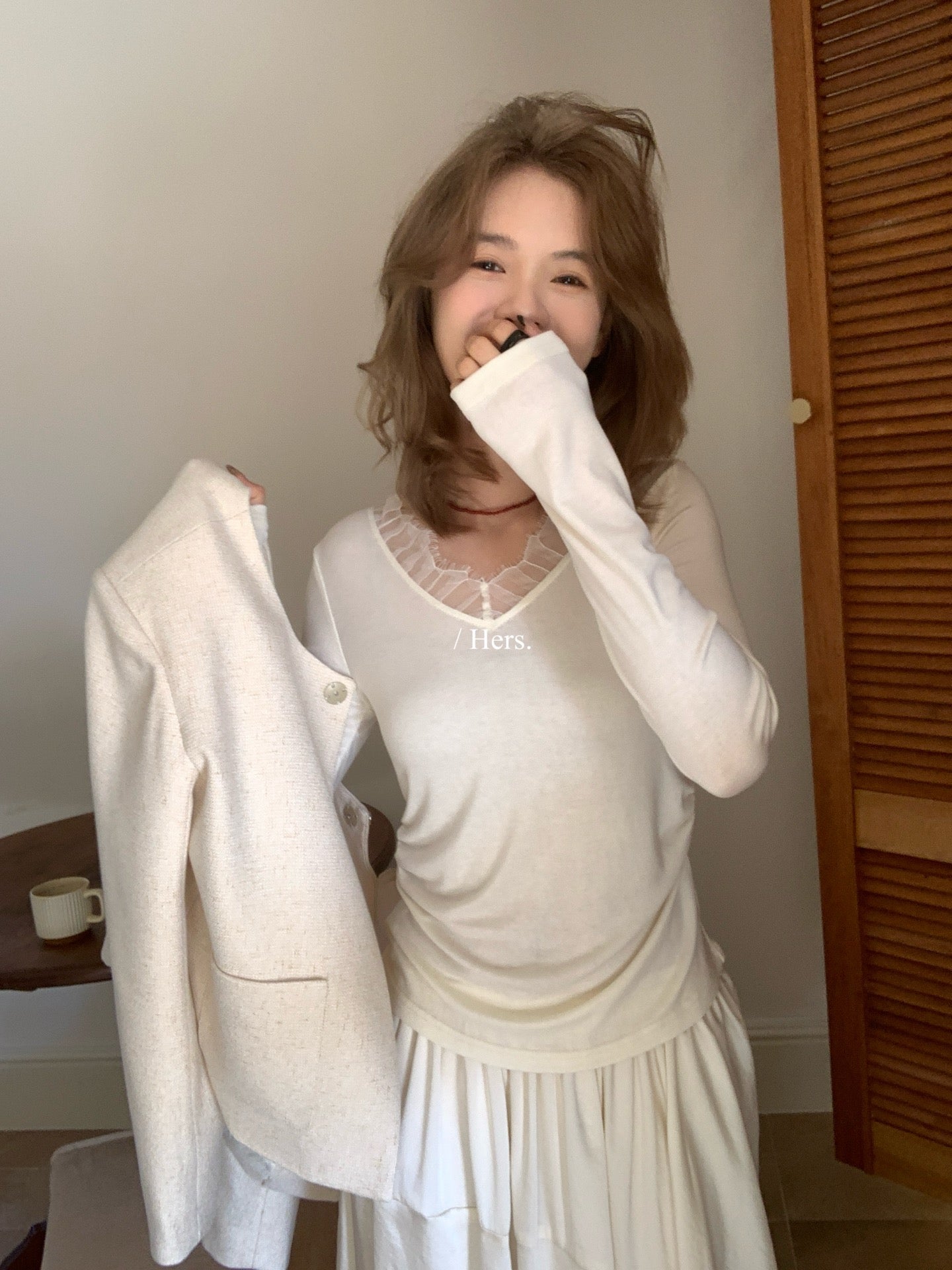 Hers - V領蕾絲打底衫  80107#