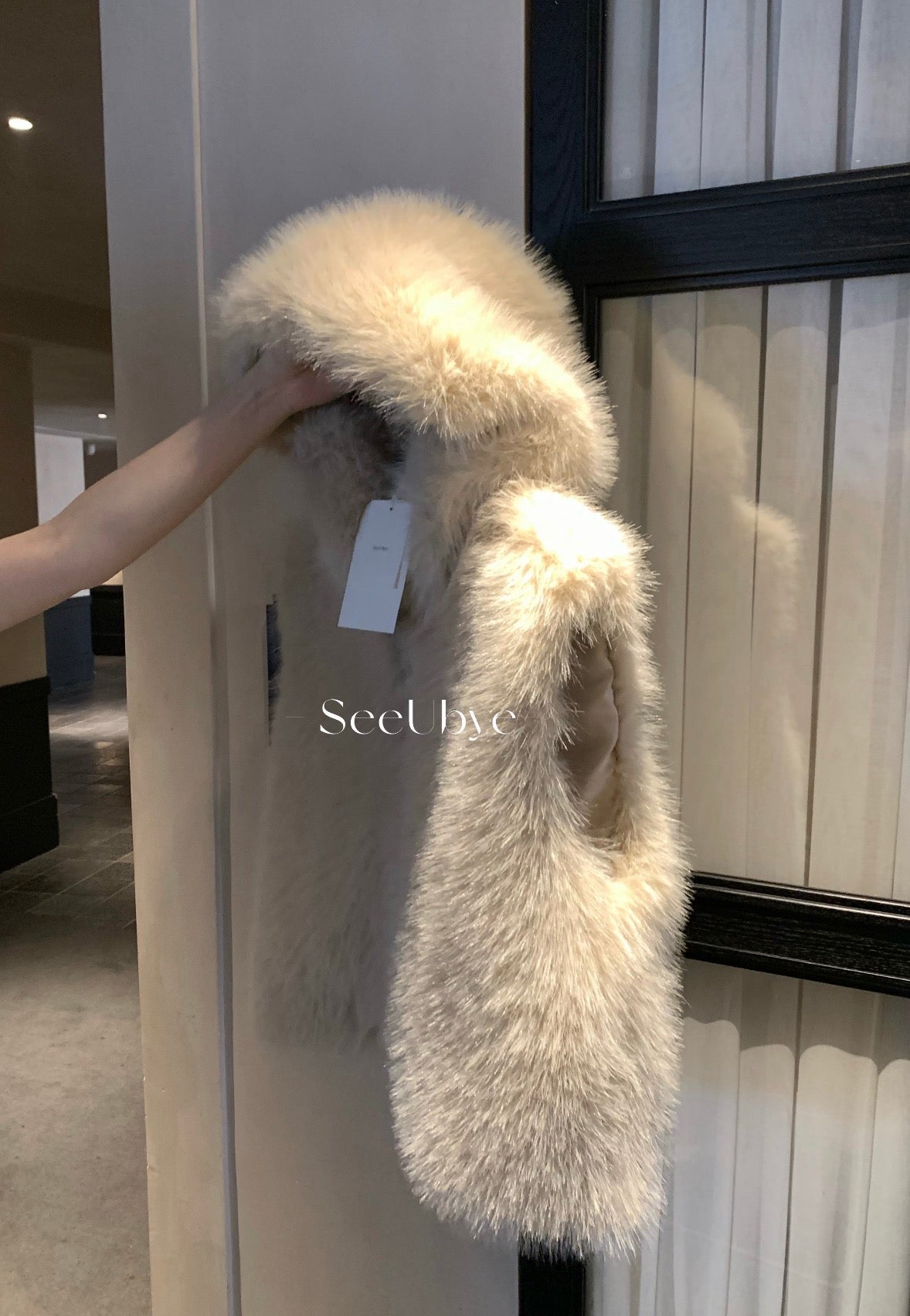 seeUbye - 皮草毛絨連帽馬甲  710#