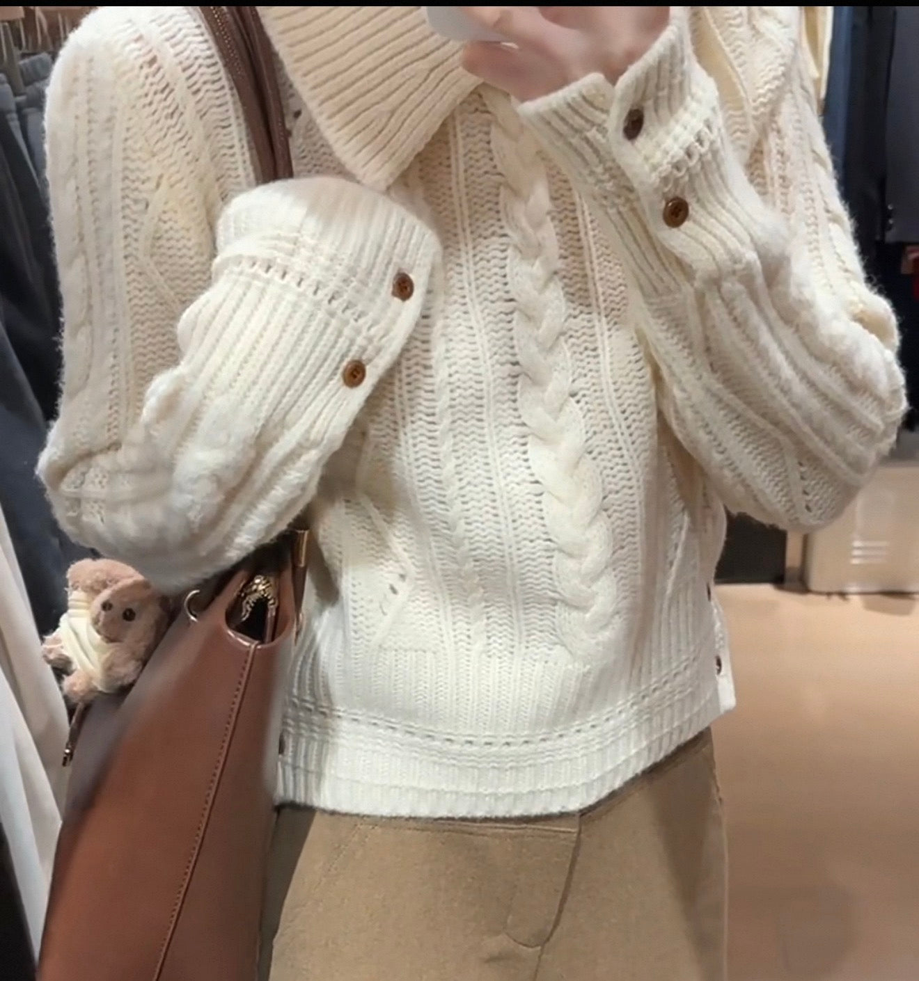 YJNN -  麻花翻領毛衣  438#