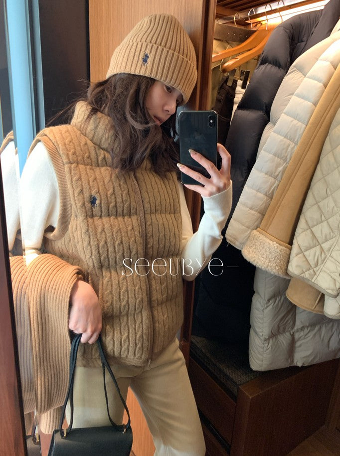 I miss - 麻花羽絨刺繡馬甲&毛線帽+圍巾  684#