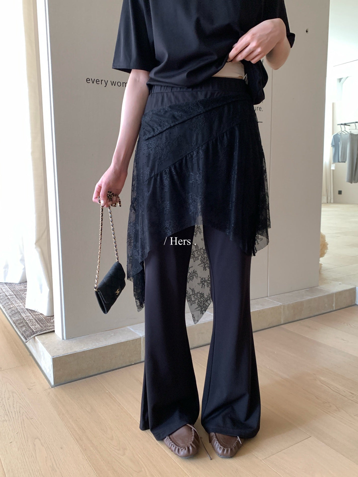 Hers - 斜肩蕾絲 屁簾休閒褲套裝  80671#