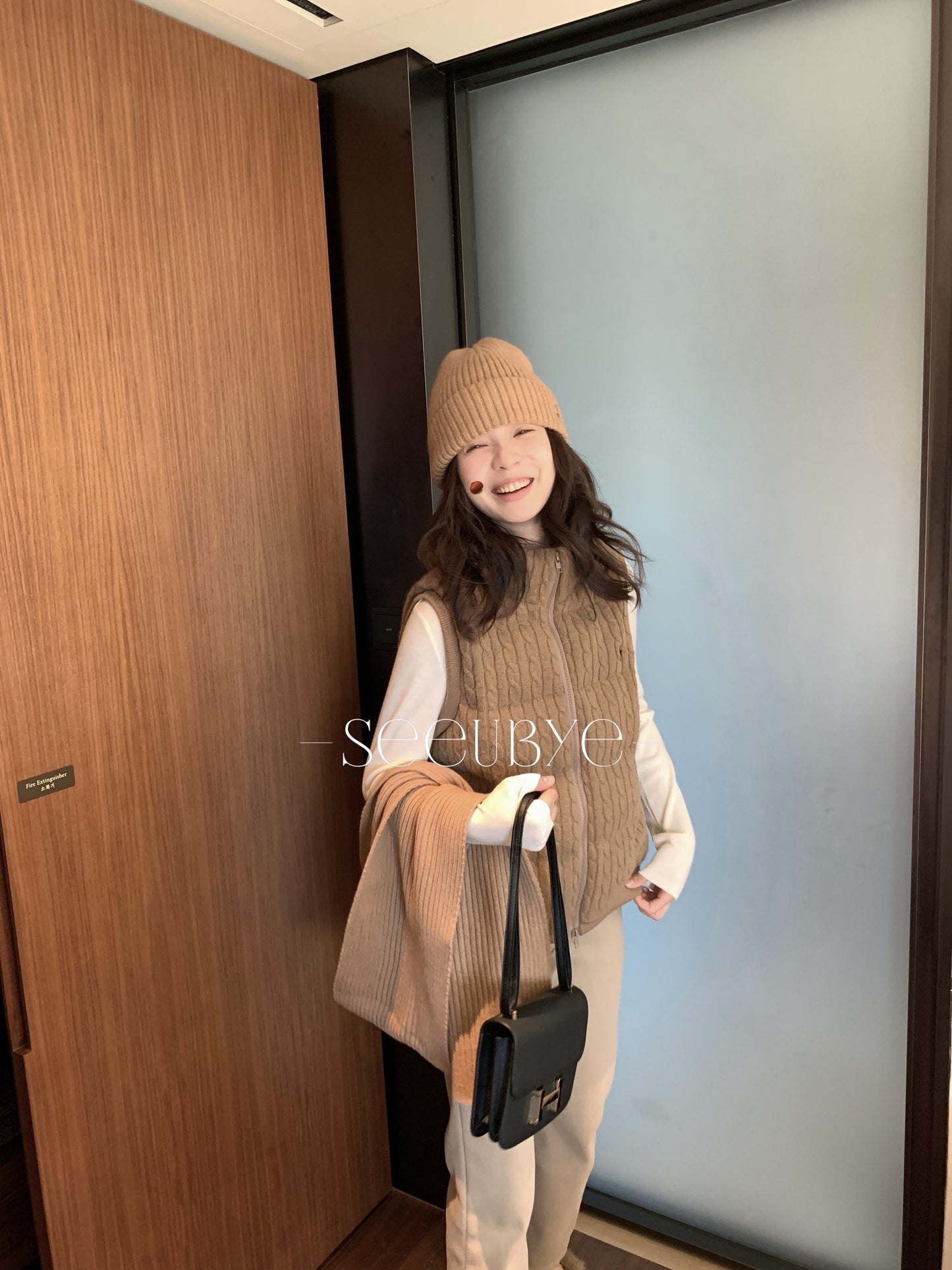 I miss - 麻花羽絨刺繡馬甲&毛線帽+圍巾  684#