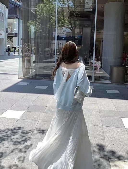 NENE - 蕾絲V領蝴蝶結衛衣  8205#