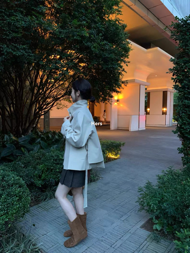 HERS - 短款後扣立領風衣  92052#