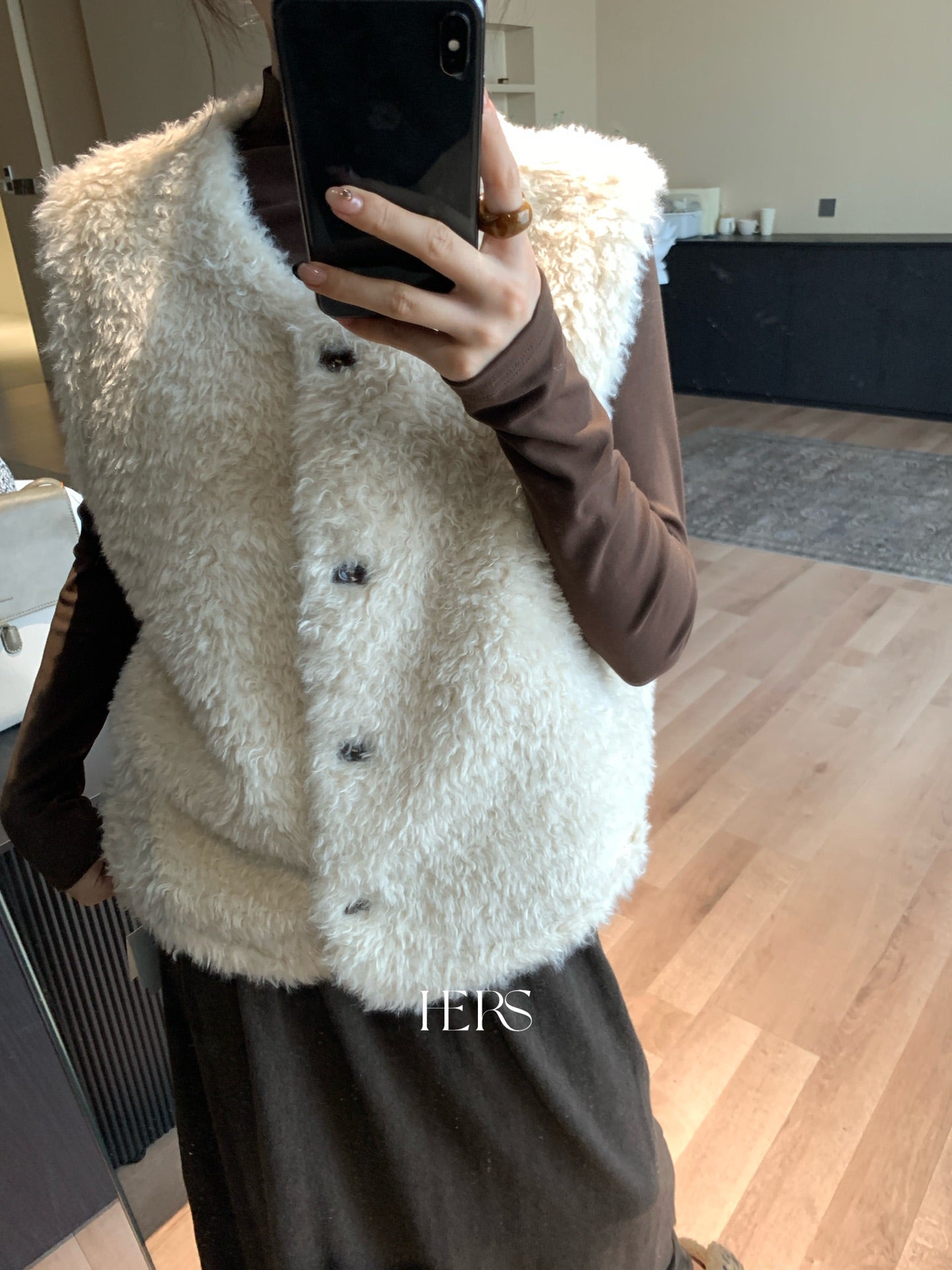 seeUbye - 木扣毛毛馬甲  92655#