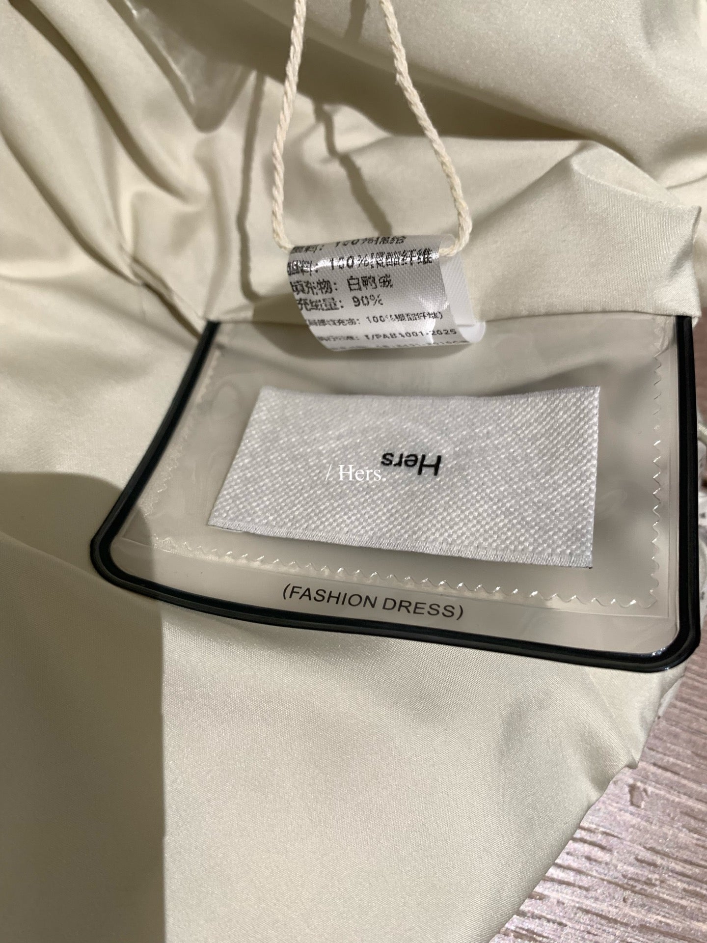 seeUbye - 奶杏柔霧感小碎花白鴨絨羽絨外套  92688#