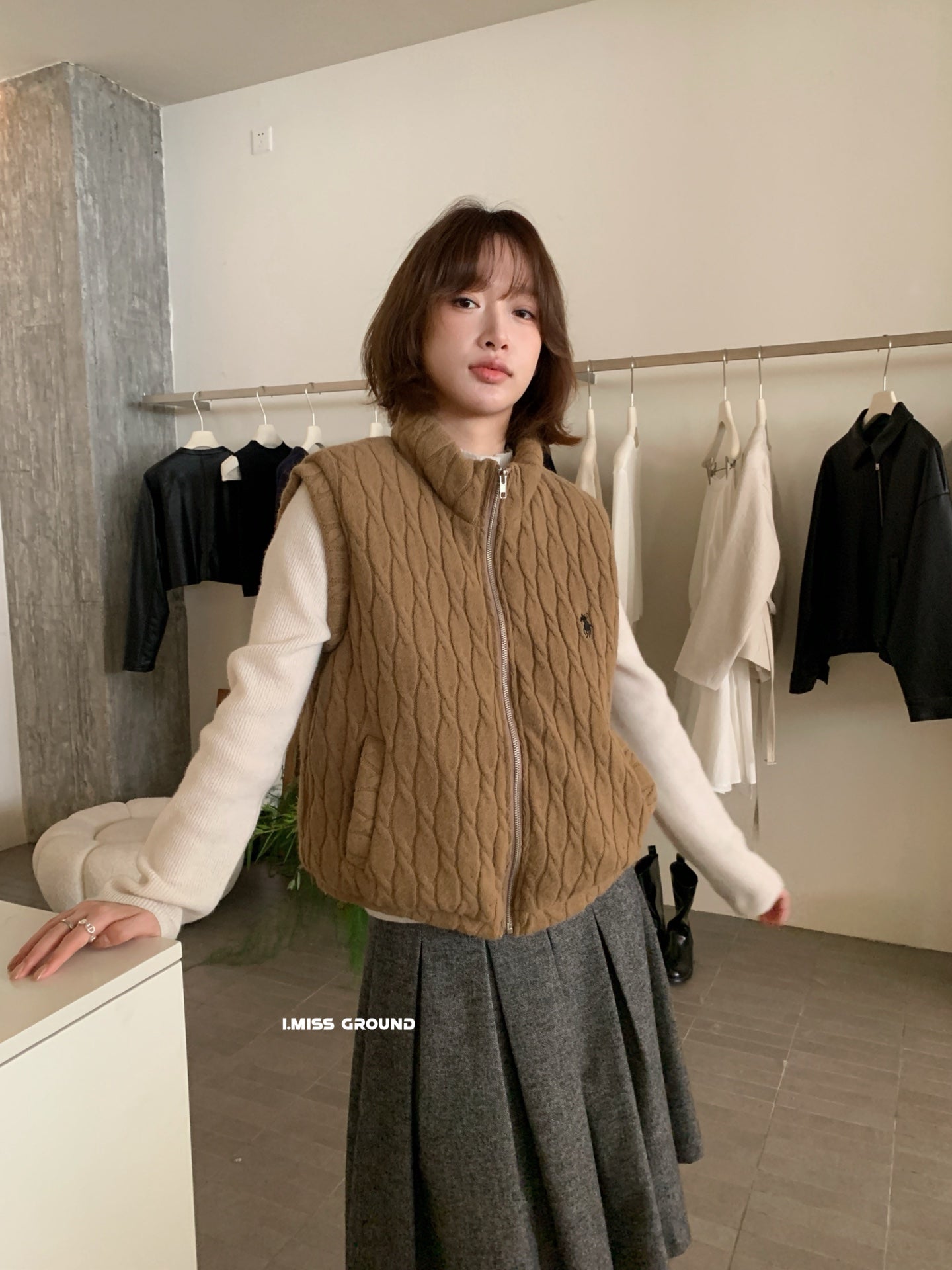 I miss - 麻花羽絨刺繡馬甲&毛線帽+圍巾  684#