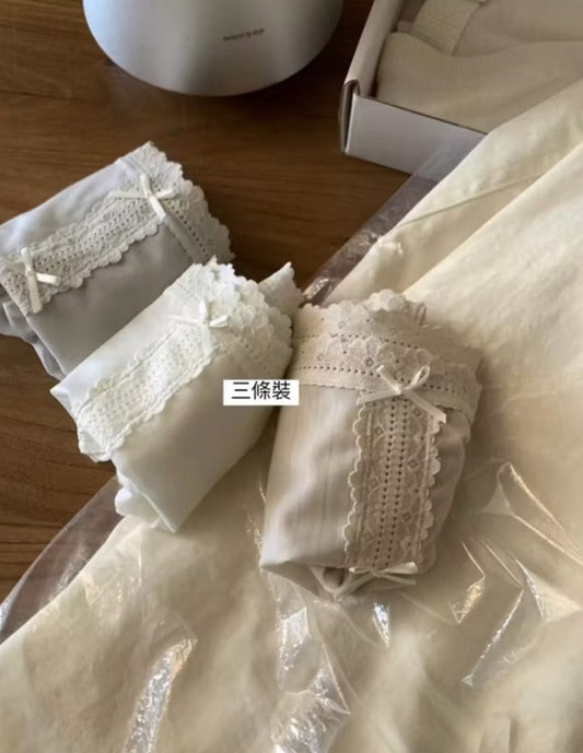 METWO> 輕薄蕾絲&波點內褲 144#