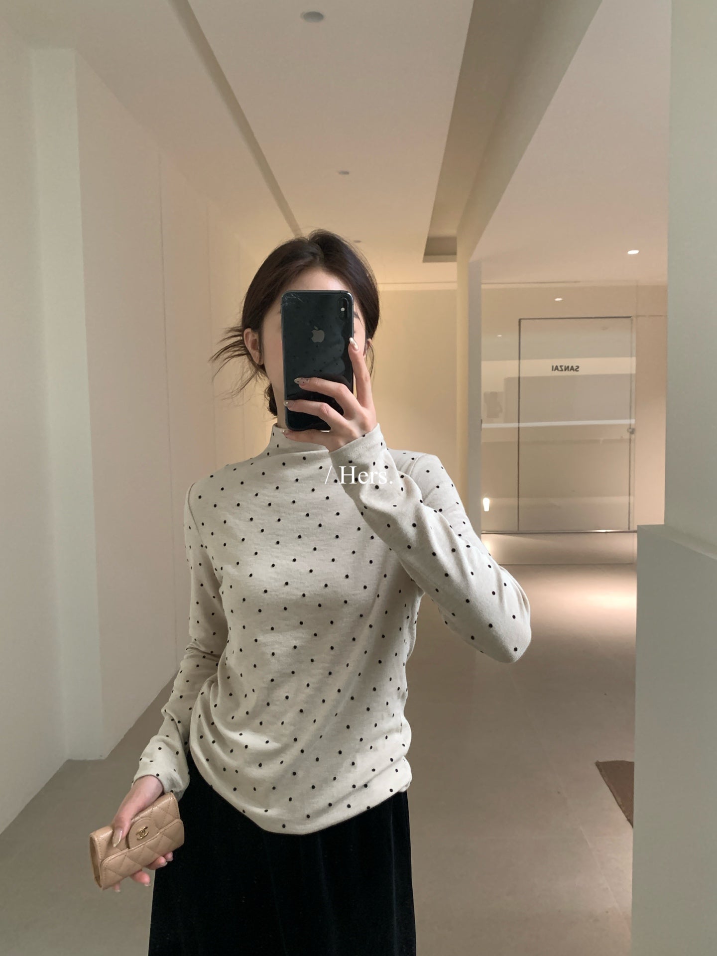 HERS - 波點微領打底衫  92547#