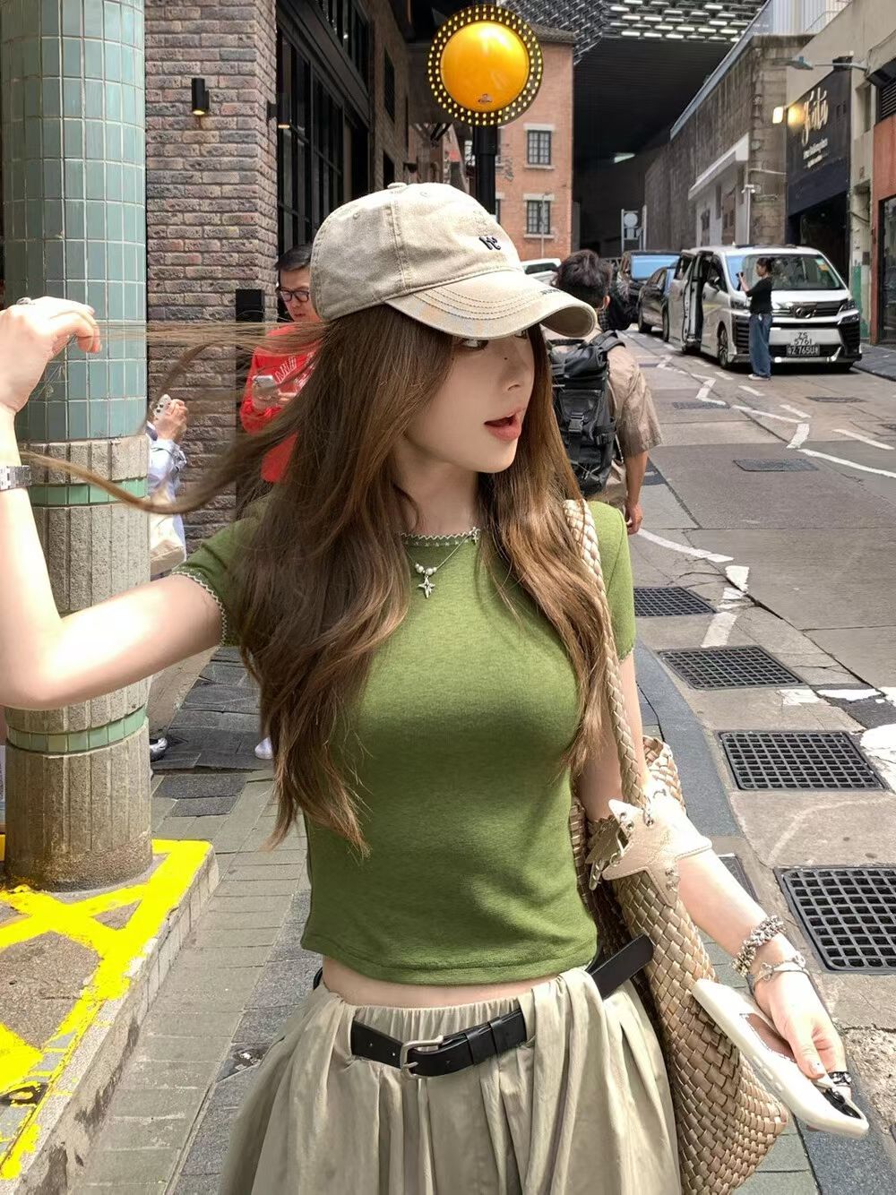 YJ -  設計感短T 立體扭摺彎刀休閒褲套裝   8895#