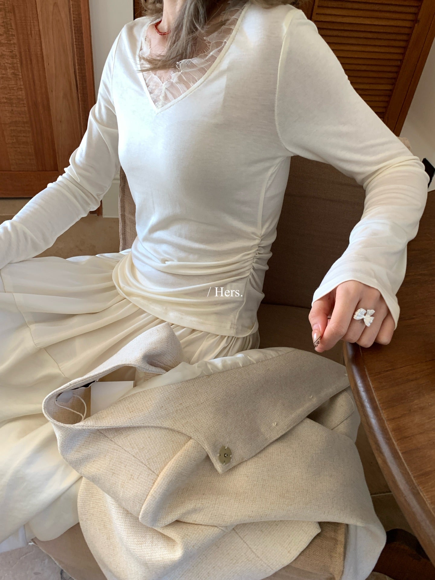 Hers - V領蕾絲打底衫  80107#