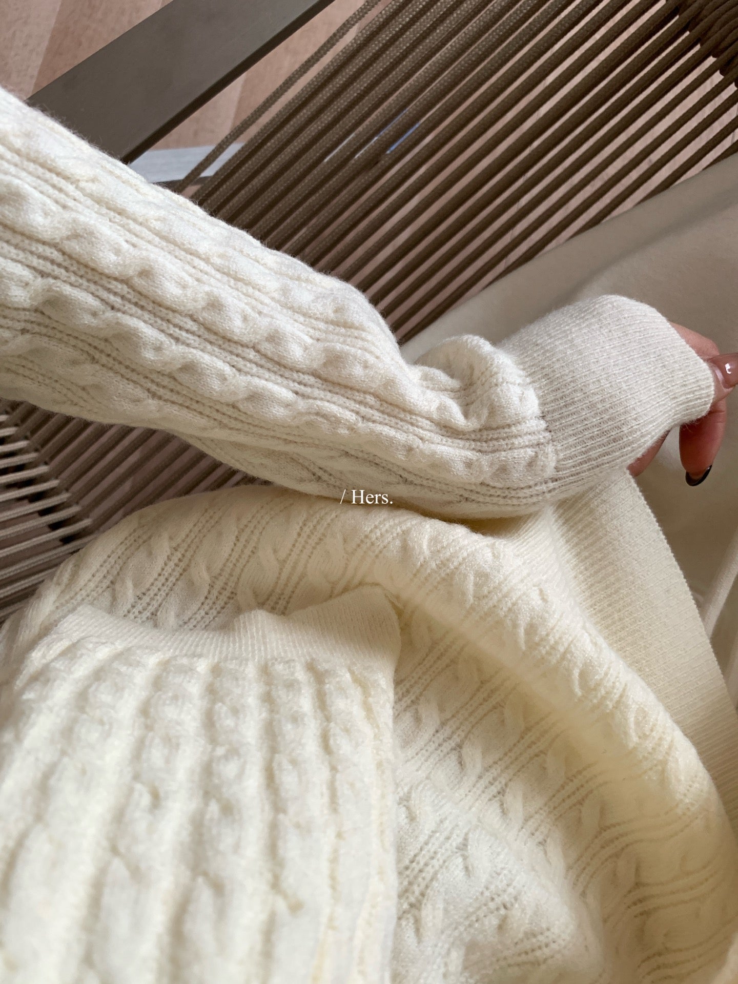 seeUbye - 帶圍巾V領針織  92810#