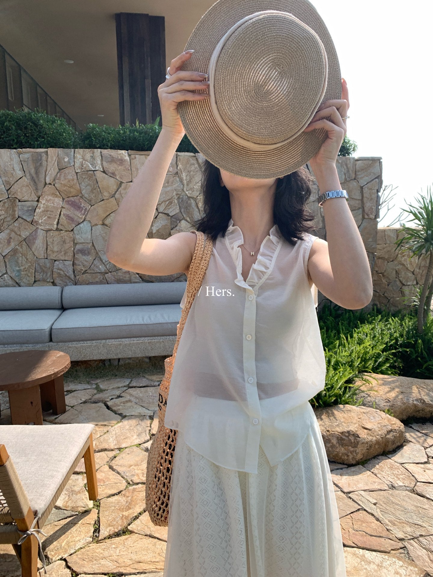 Hers - 波邊V領圍透背心    80325#