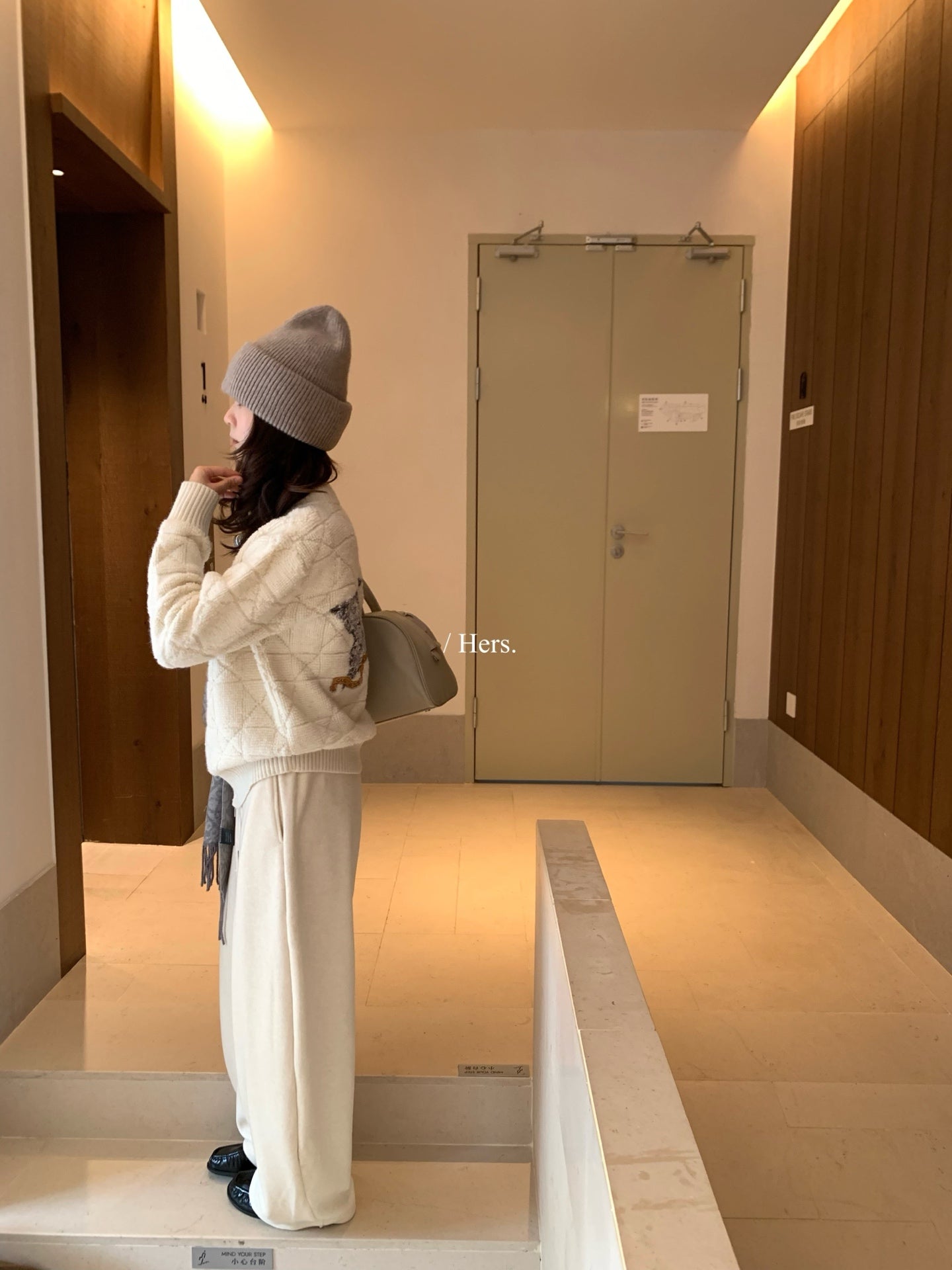 Hers - 後背星星拉鍊雙拉鍊毛衣  92726#