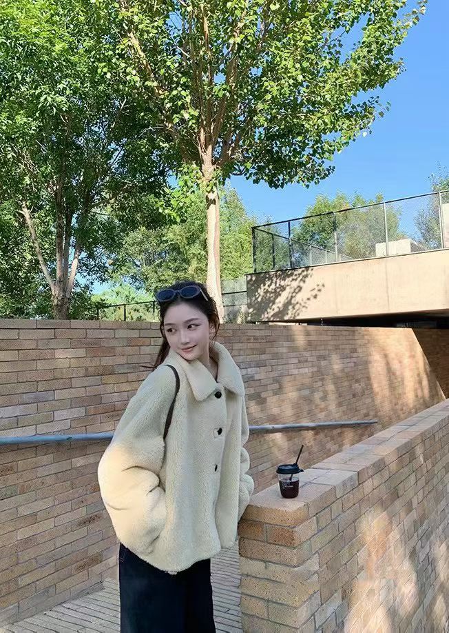 YJ - 奶黃白一體翻領羊羔毛外套 8356#